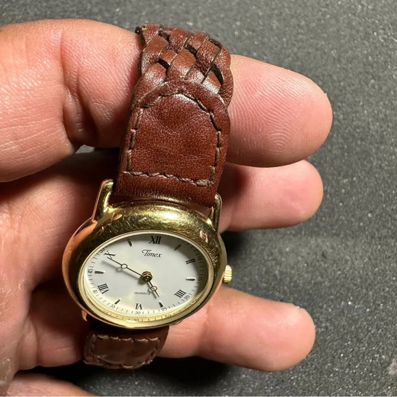 Timex Ladies Quartz Watch Gold Tone White Roman Numeral Dial Working New Battery - Picture 5 of 9